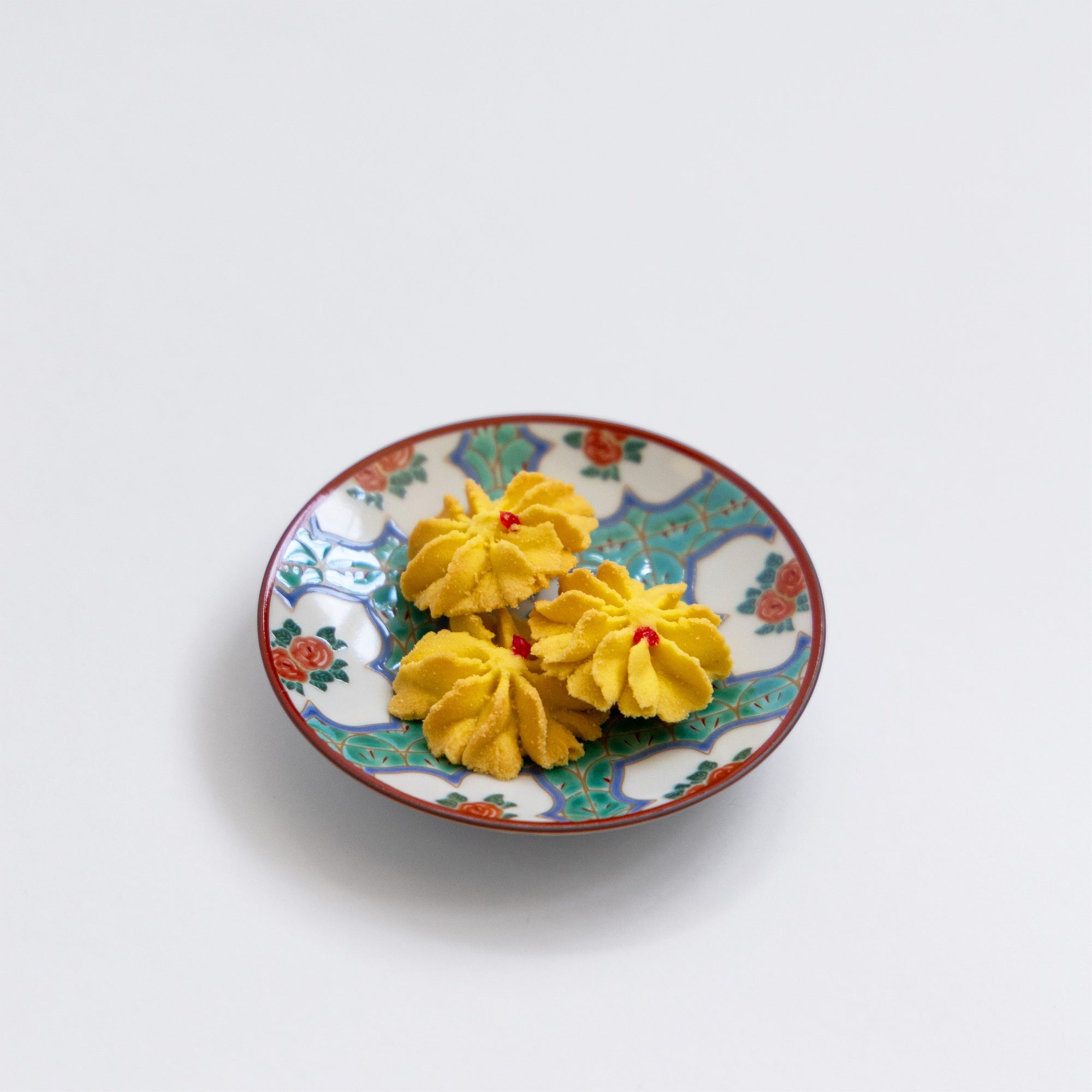 The Peranakan Rose Mamezara Sauce Dish </br>
